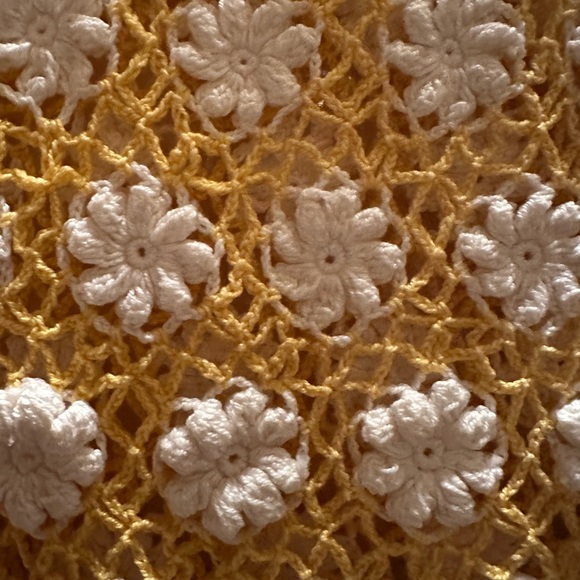 Yellow & White daisy flower Crochet Flower Sweater sz S - Picture 2 of 5